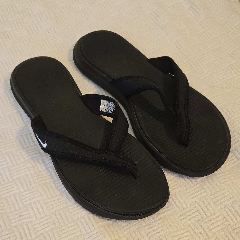 Nike Classic Black Sandals Size 7
